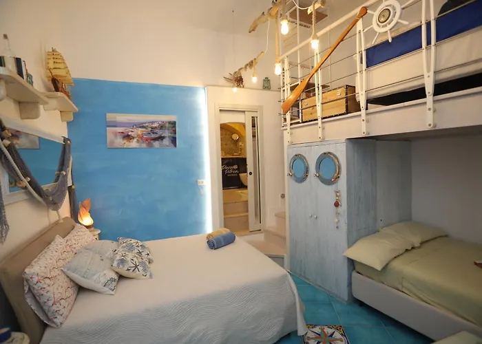 Piazzetta Petrone Apartments + Parking