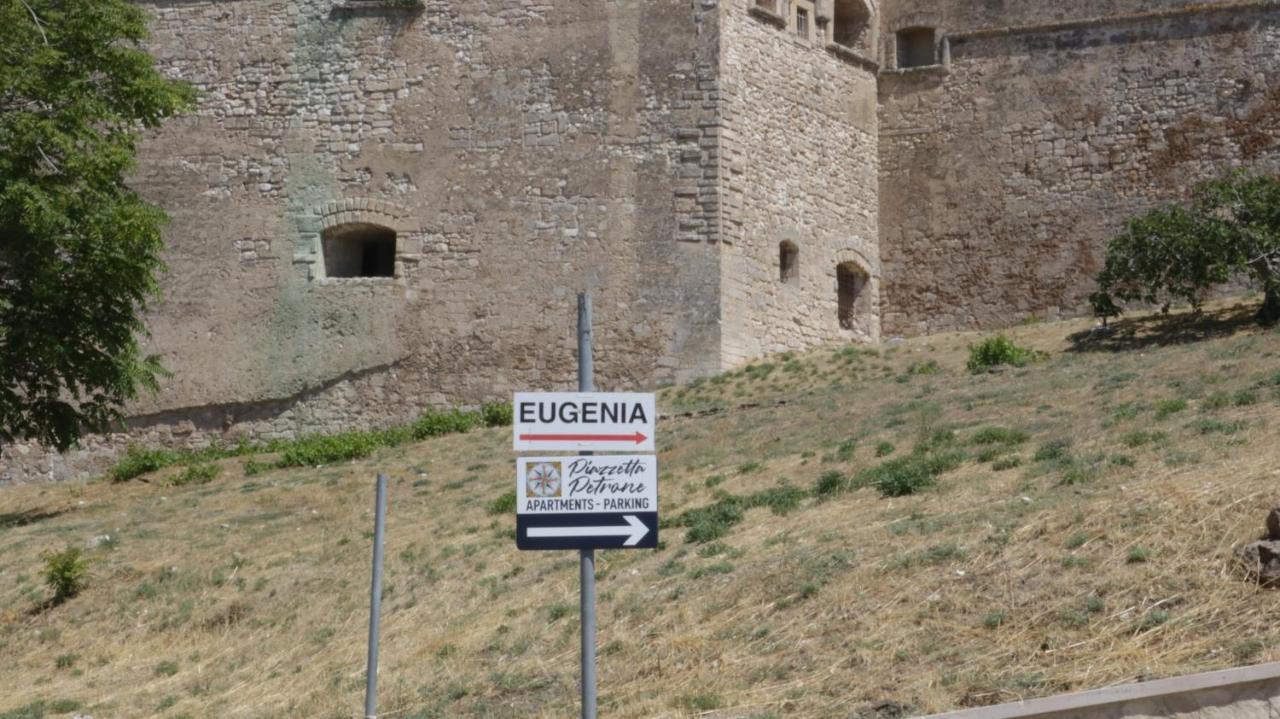 Apartment Piazzetta Petrone + Parking *