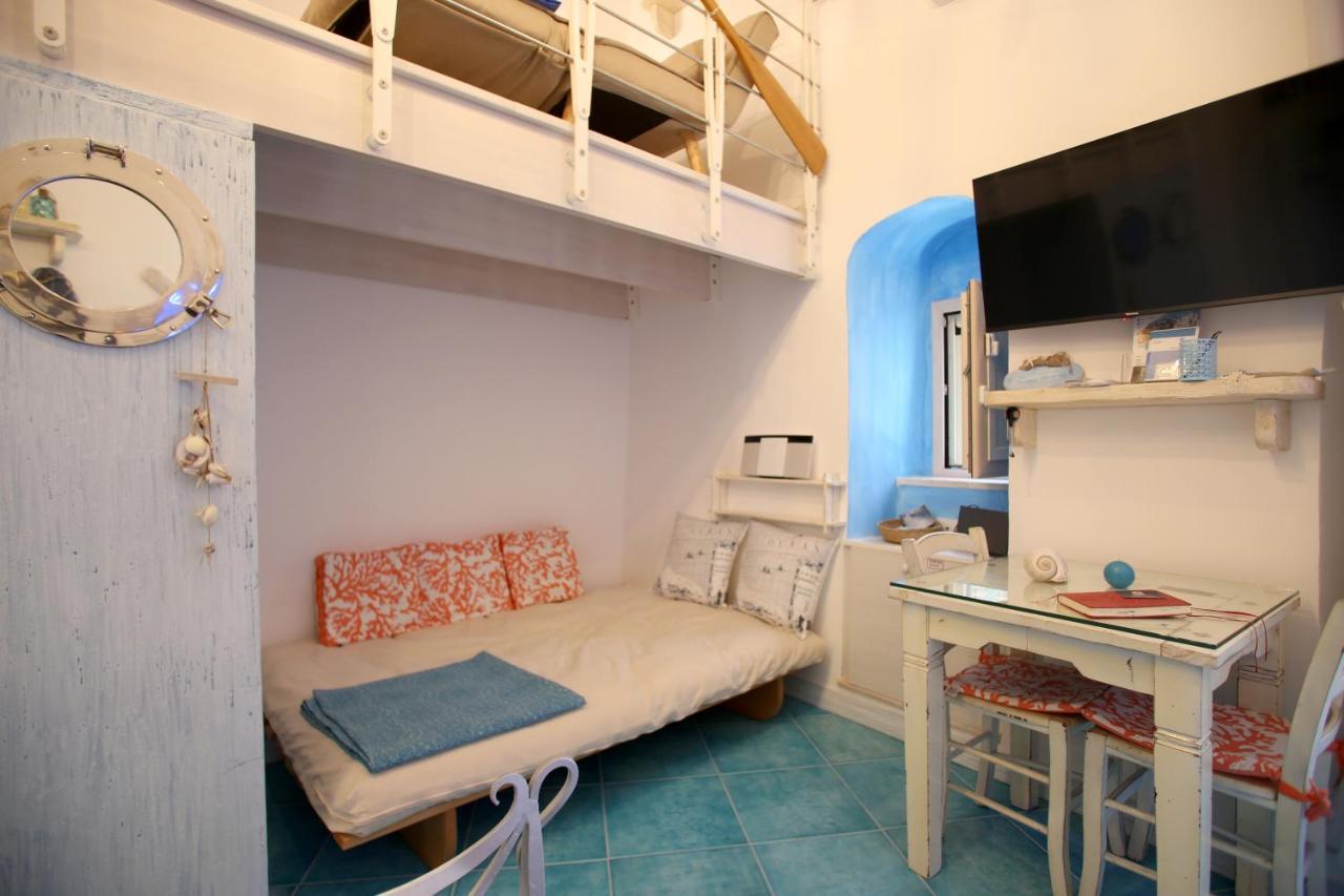 Piazzetta Petrone + Parking * Vieste