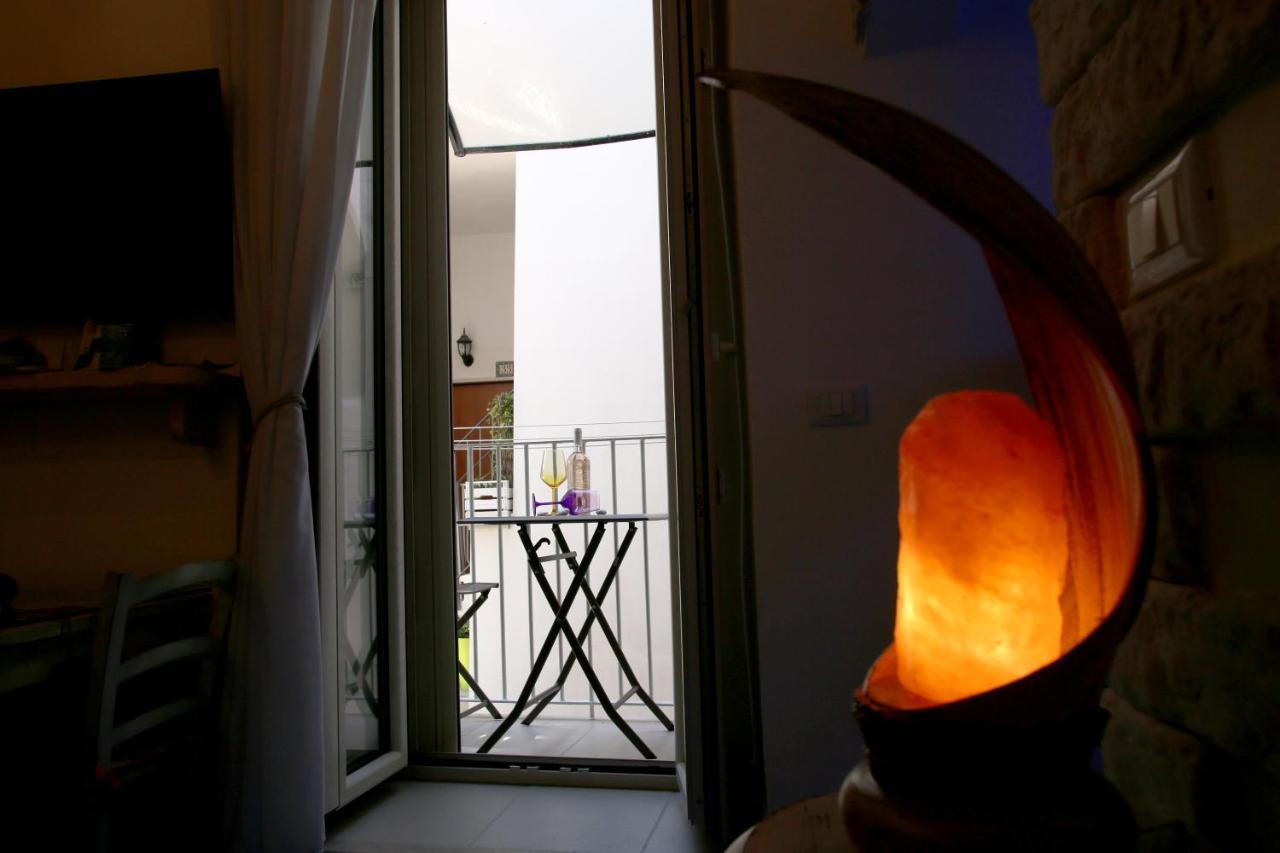 Piazzetta Petrone + Parking Apartment *