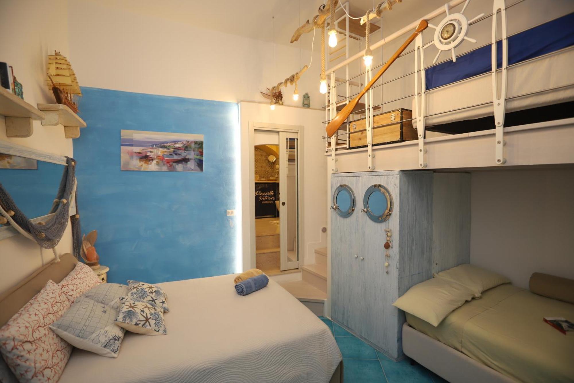 Piazzetta Petrone + Parking *