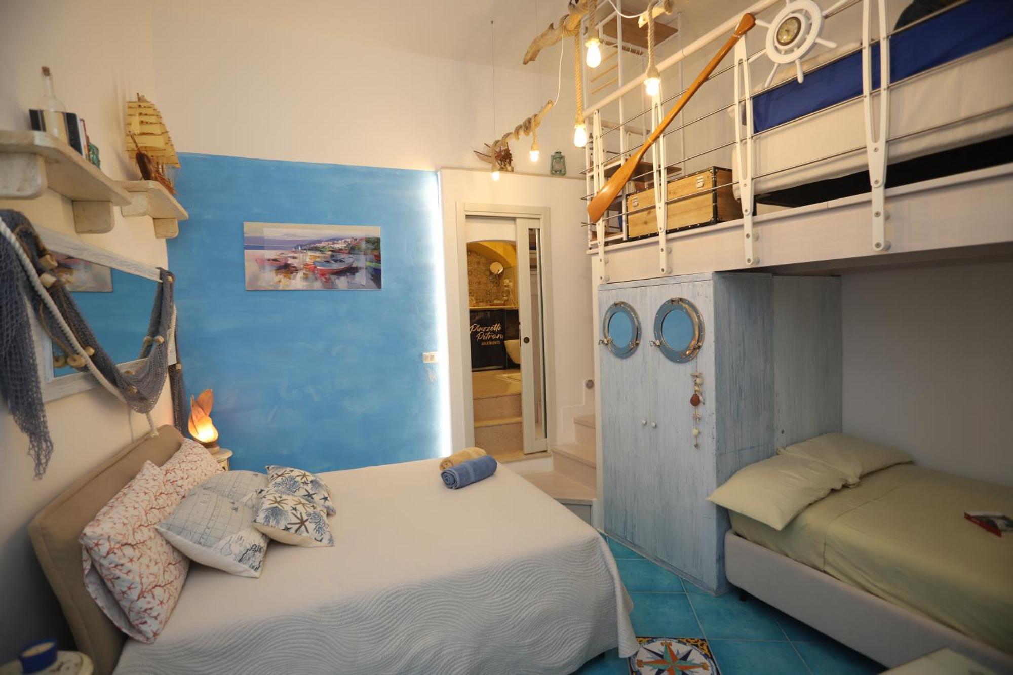 Piazzetta Petrone + Parking * Vieste