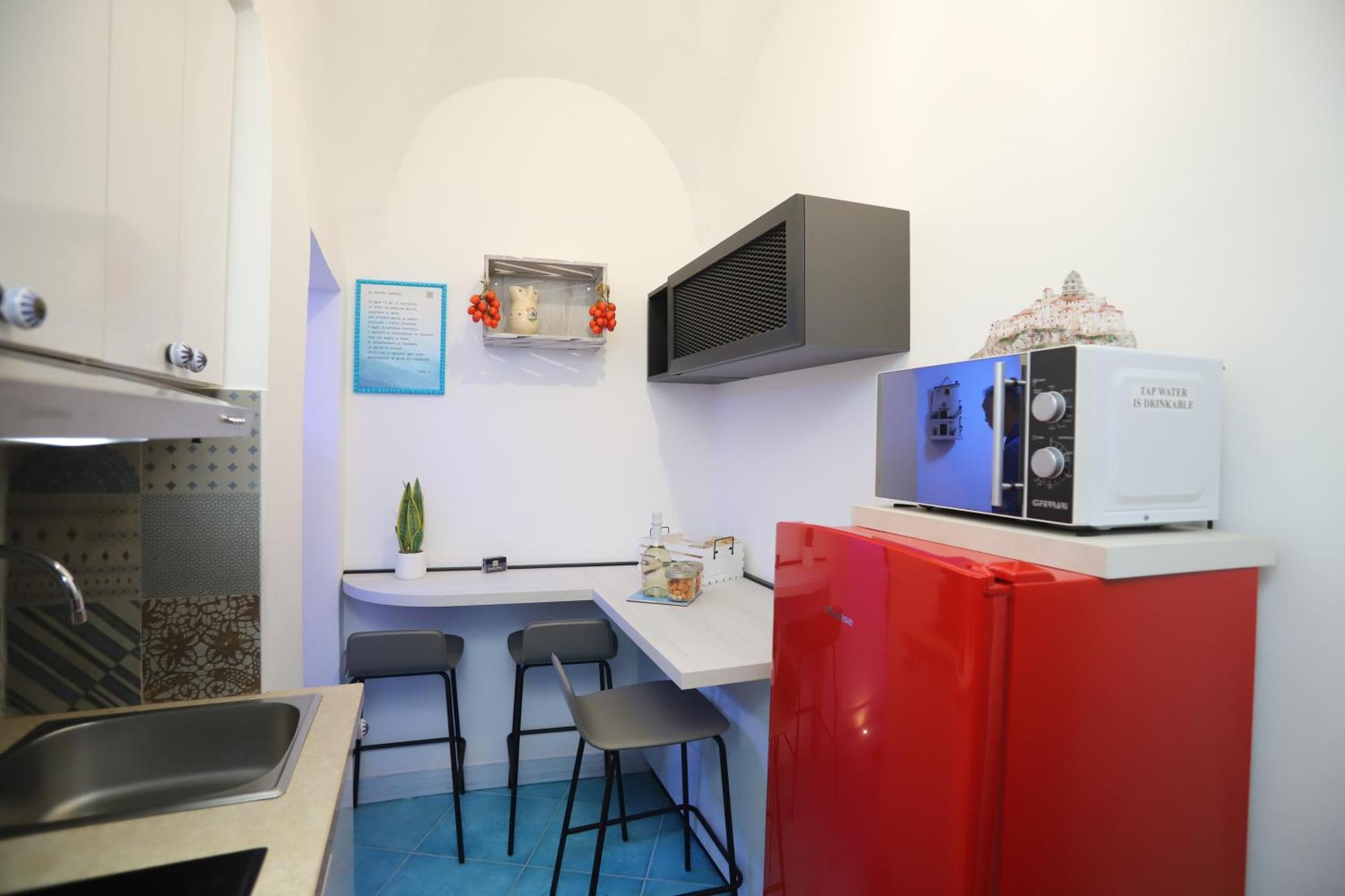 Piazzetta Petrone + Parking *
